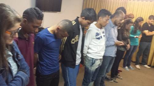 Imagen que contiene persona, interior, grupo, personas

Descripci�n generada con confianza muy alta